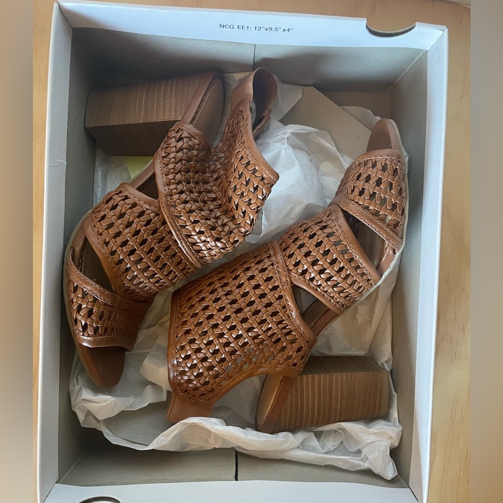 Women’s brown heels
